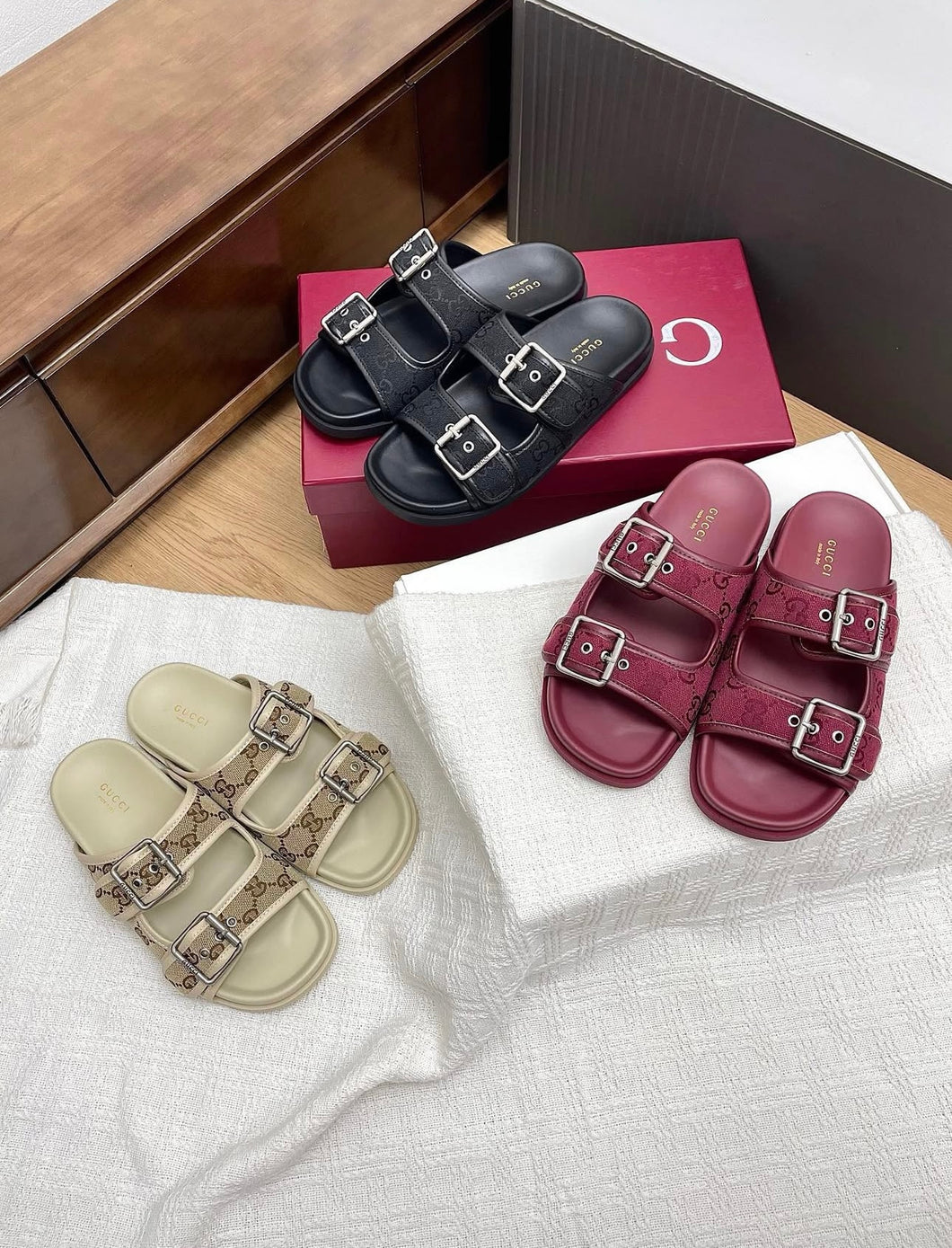 GG Sandals