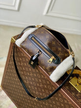 Load image into Gallery viewer, Teddy Mitt Bag
