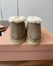 Load image into Gallery viewer, Shearling Boots
