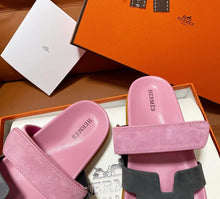 Load image into Gallery viewer, Chypre Sandals
