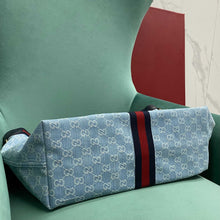 Load image into Gallery viewer, Giglio
