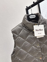 Load image into Gallery viewer, The Cube Gilet

