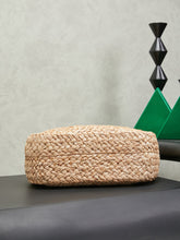 Load image into Gallery viewer, Raffia Tote
