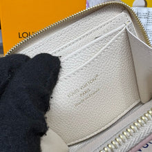 Load image into Gallery viewer, Zippy Coin Purse
