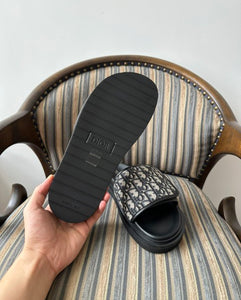 Oblique Slides