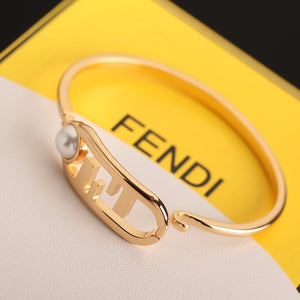 FF Pearl Bangle