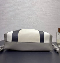 Load image into Gallery viewer, Flamenco Bag
