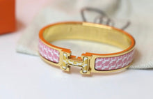 Load image into Gallery viewer, Clic Bracelet
