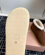 Load image into Gallery viewer, Shearling Boots
