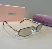 Load image into Gallery viewer, Logo Sunglasses
