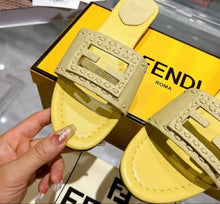 Load image into Gallery viewer, Baguette Sandals
