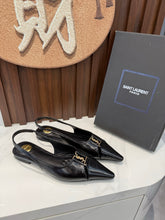 Load image into Gallery viewer, Leather Pumps
