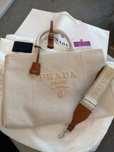 Load image into Gallery viewer, Linen Blend Tote

