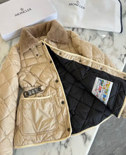 Load image into Gallery viewer, Cygne Jacket
