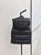 Load image into Gallery viewer, The Cube Gilet
