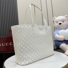 Load image into Gallery viewer, Tribeca Tote
