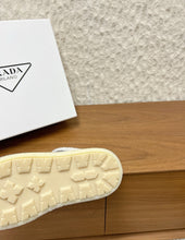 Load image into Gallery viewer, Shearling Boots
