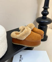 Load image into Gallery viewer, Fur Slippers
