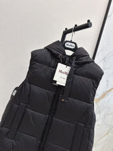 Load image into Gallery viewer, The Cube Gilet
