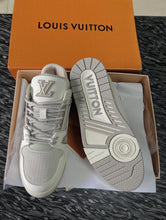 Load image into Gallery viewer, Logo Trainers
