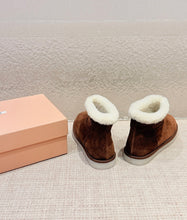 Load image into Gallery viewer, Shearling Boots
