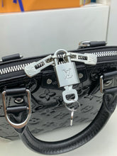 Load image into Gallery viewer, Alma BB
