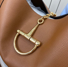 Load image into Gallery viewer, Maxi Softbit Bag
