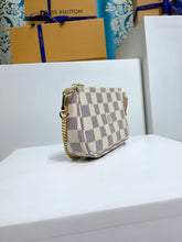 Load image into Gallery viewer, Pochette Mini Accessories
