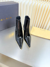 Load image into Gallery viewer, Leather Boots
