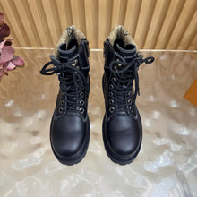 Load image into Gallery viewer, Leather Boots
