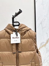 Load image into Gallery viewer, The Cube Gilet
