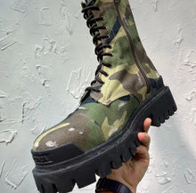 Load image into Gallery viewer, Camo Boots
