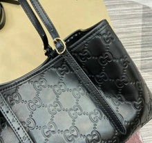 Load image into Gallery viewer, GG Shopping Bag

