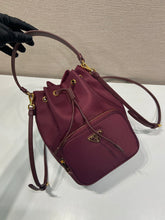 Load image into Gallery viewer, Duet Bucket Bag

