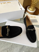 Load image into Gallery viewer, Suede Loafers
