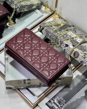 Load image into Gallery viewer, Lady D Clutch
