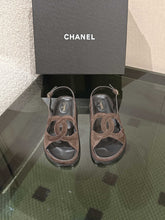 Load image into Gallery viewer, Suede Sandals
