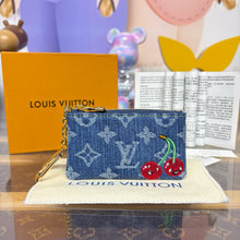 Load image into Gallery viewer, Coin Purse
