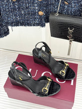 Load image into Gallery viewer, GG Sandals
