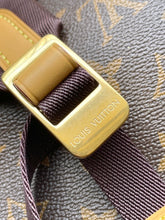 Load image into Gallery viewer, Flaneur Backpack
