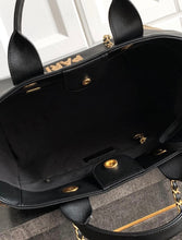 Load image into Gallery viewer, Deauville Tote

