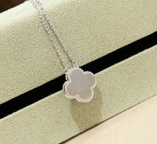 Load image into Gallery viewer, Alhambra Pendant
