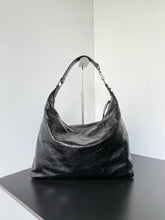 Load image into Gallery viewer, City Hobo
