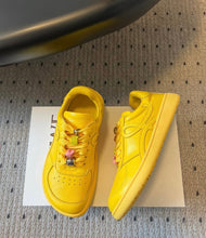 Load image into Gallery viewer, Jambo Trainers
