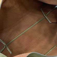 Load image into Gallery viewer, Maxi Softbit Bag
