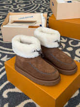 Load image into Gallery viewer, Fur Boots
