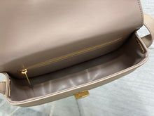 Load image into Gallery viewer, Medilion Flap Bag
