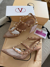 Load image into Gallery viewer, Crystal Rockstud Heels
