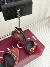 Load image into Gallery viewer, GG Sandals
