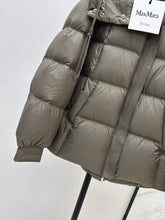 Load image into Gallery viewer, The Cube Jacket
